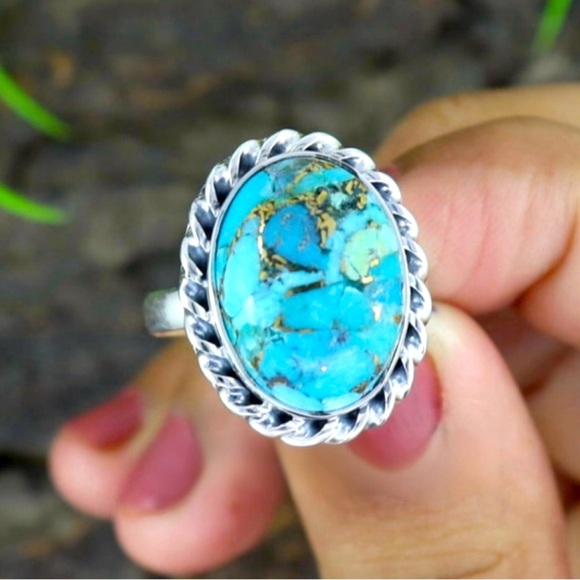 Statement Ring - Picture 2 of 5